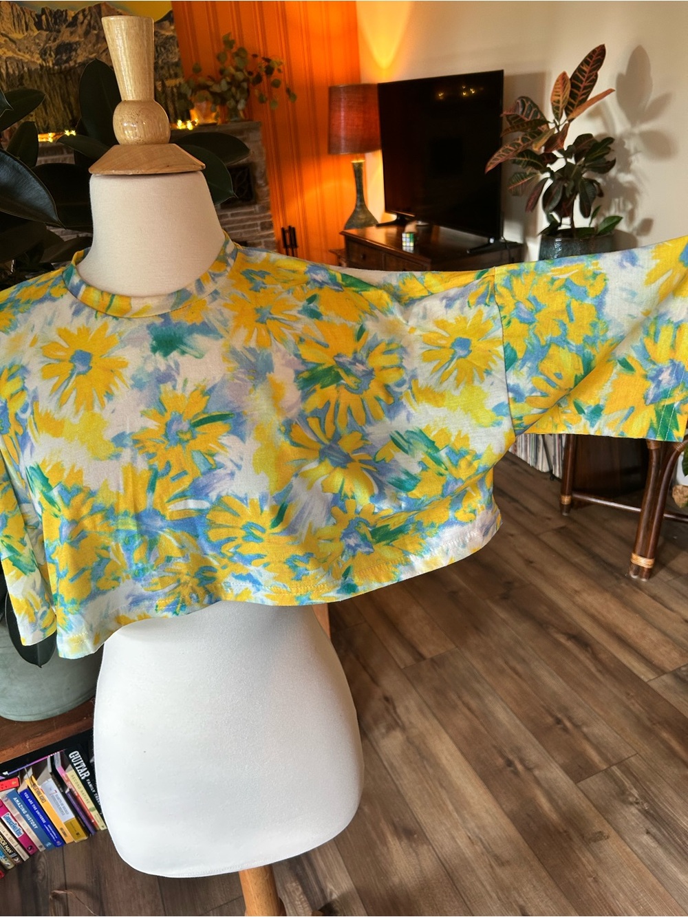 Floral Cropped Women's Top in Yellow & Blue